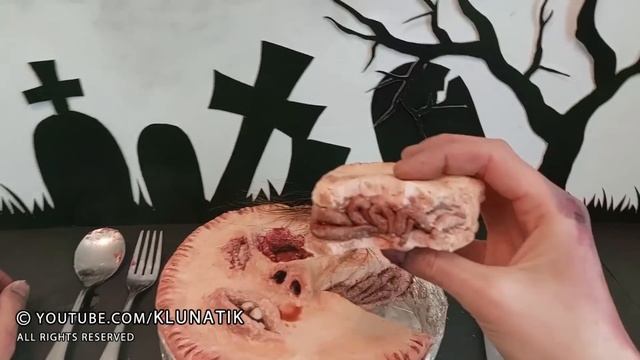 Kluna Eating BRAIN Pie!! with EYEBALLS and teeth | Kluna Tik Dinner #38 |ASMR eating sounds face pi смотреть онлайн