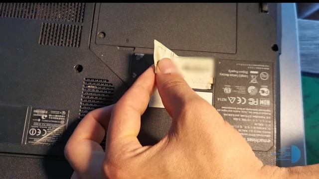 Windows Key Aufkleber sicher entfernen | Remove windows key Sticker safely from an old Notebook смотреть онлайн