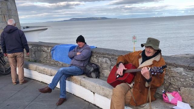 Part3 Busker Dublin seaside playing oldies Doggy in Window/ Don’t Fence Me In Part 3 Pat Hennessy смотреть онлайн