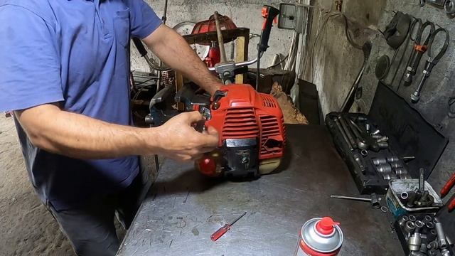 Datsu Motorlu tırpan çalışıp stop ediyor. Tamirat Bazen sizi Yanıltabilir смотреть онлайн