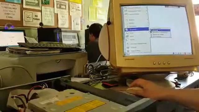 Computadora Compaq Presario 2110 - Funcional con Windows 95 - Con Detalles. смотреть онлайн