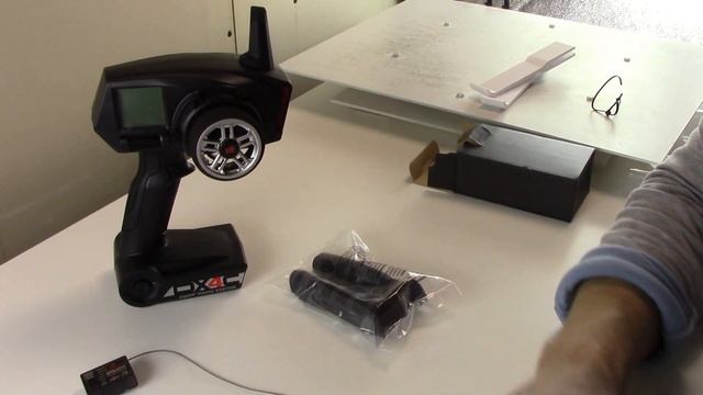 Unboxing Spektrum DX4C & DX5R 2.4GHz Transmitters смотреть онлайн