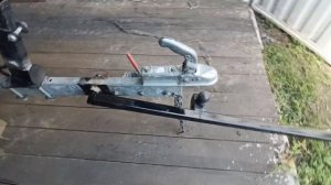 Быстросъёмный удлинитель дышла лодочного прицепа.