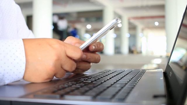 The Microsoft Surface Duo 2 Review смотреть онлайн