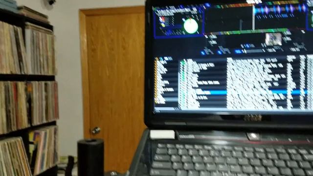 Serato DJ freezing up, videos glitchy stopping pausing scratchy, what the hell happened to Serato D смотреть онлайн