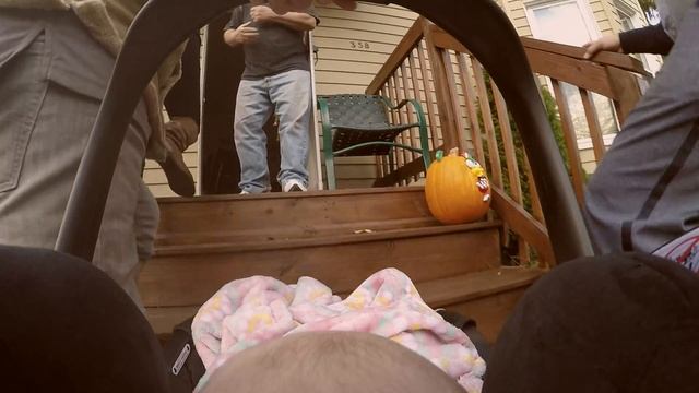 Bayleigh's Point of View in a Baby Car Seat with GoPro смотреть онлайн