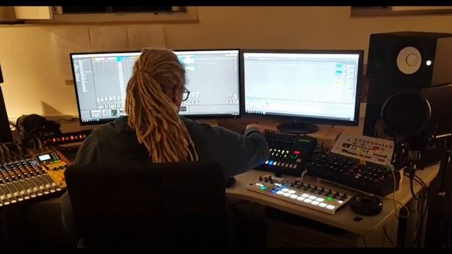 BdB one - Dark Acid (Model D, TB-03, TR-8s, Ableton, Push 2, Keystep pro, Multiclock смотреть онлайн