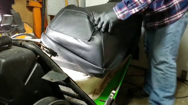 Arctic Cat sled seat cover replacement. смотреть онлайн