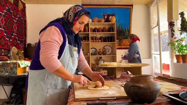 The most Popular Pastries in the Village! Samsa with Meat in the Oven смотреть онлайн