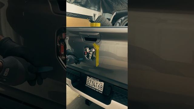 HADD How to: tailgate emblem removal - 2023 Dodge Ram 1500 смотреть онлайн