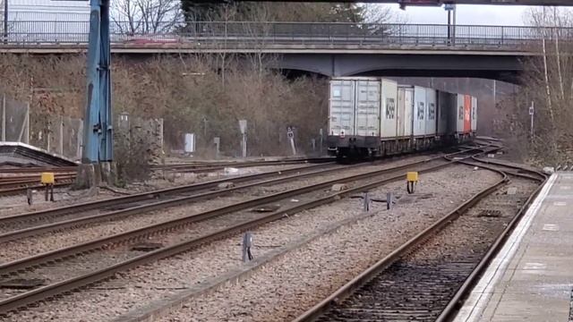 Trains at Lincoln Central (10/01/2024) смотреть онлайн