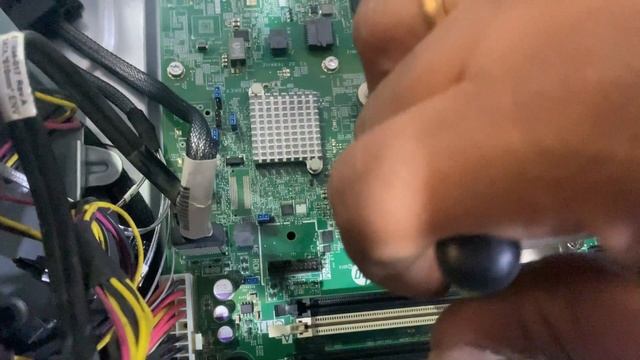 HP ProLiant ML10 v2 Ram Error смотреть онлайн