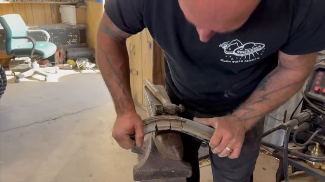 Full Custom Ian Roussel Gaps The Window And Reconfigures The Window Door Frame On A 1941 Chevy Chop смотреть онлайн