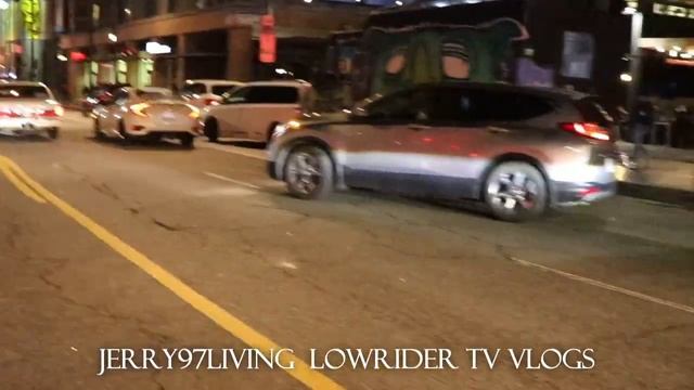 PRIMEROS CAR CLUB COMING IN HOT, LINCOLN LOWRIDER HOPPER. #custom #cars #hollywood #california #low смотреть онлайн