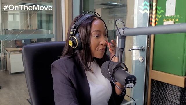 Big Brother S'yamosha winner Mc Junior Zondi is in studio with Benjamin Moshatama and Palesa Tau смотреть онлайн