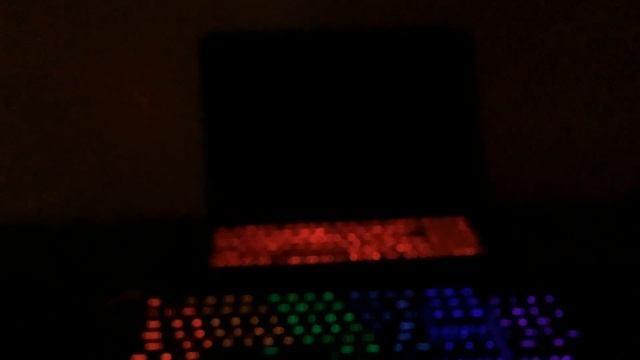 Windows 95 startup sound played on modern laptop смотреть онлайн