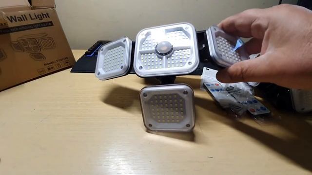 Luce Solare LED Esterno 4 Testa,【2 Pezzi】231LED Faretti Solari a Led da Esterno, Dei buoni faretti смотреть онлайн