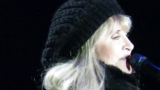 Fleetwood Mac - Gypsy intro Auckland 22 Nov 2015 смотреть онлайн