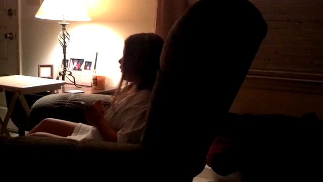 Vanna Sinclair singing with headphones on.....7 смотреть онлайн