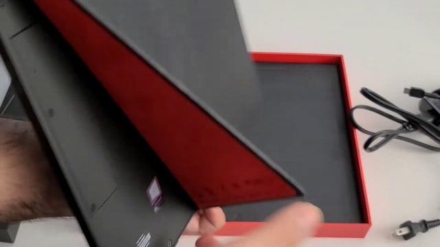 Lenovo ThinkPad X1 Fold Unboxing смотреть онлайн