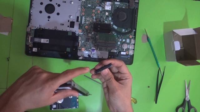 INSTALL 2.5" SATA SSD WITH CADDY ON DELL INSPIRON 15 3567 LAPTOP IN 17 STEPS (NEPALI) смотреть онлайн