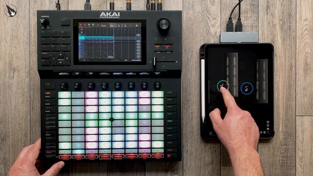 Akai Force Performance - Triphop with iOS Borderlands Granular Vocal Textures смотреть онлайн