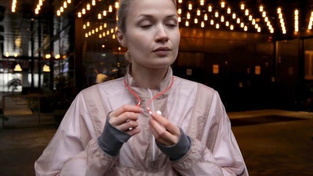 Tapper - The New Way to Wear Your AirPods and AirPods Pro смотреть онлайн