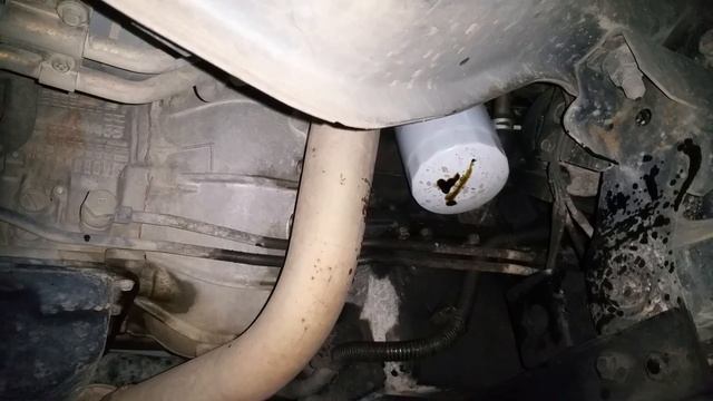 Changing oil on a Pajero Diesel 3.2l смотреть онлайн