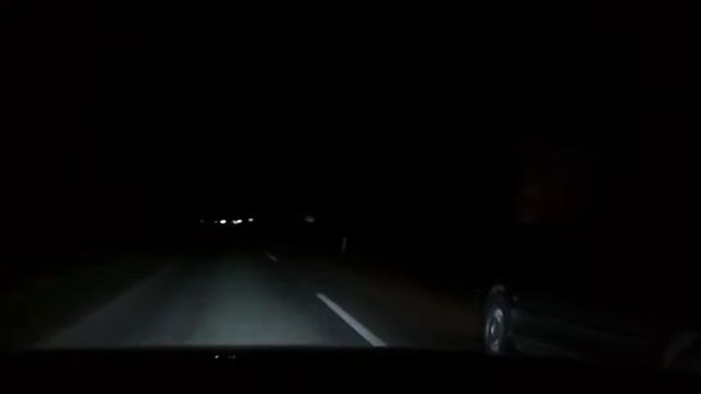 BMW E32 735i vs SAAB 9000 Aero 2 3Turbo смотреть онлайн