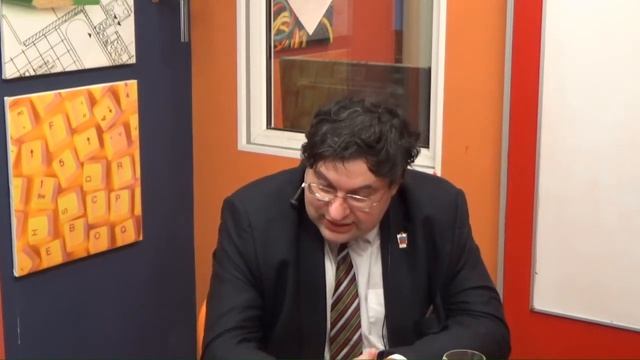 «Карантинник»: в студии «Фонтанки» директор Физико-математического лицея №239 Максим Пратусевич смотреть онлайн