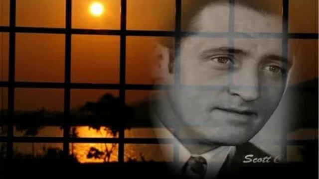 Scott Conrad - When I'm Cleaning Windows смотреть онлайн