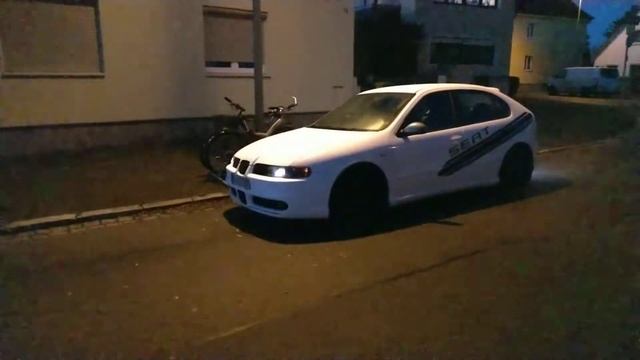 Seat Leon 1m Auto-light смотреть онлайн