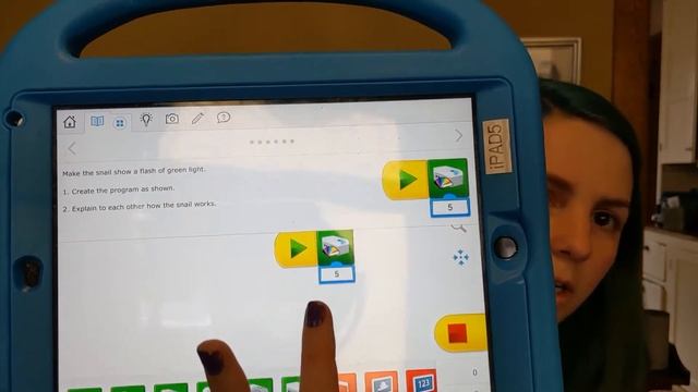 Lesson 1: Glowing Snail смотреть онлайн