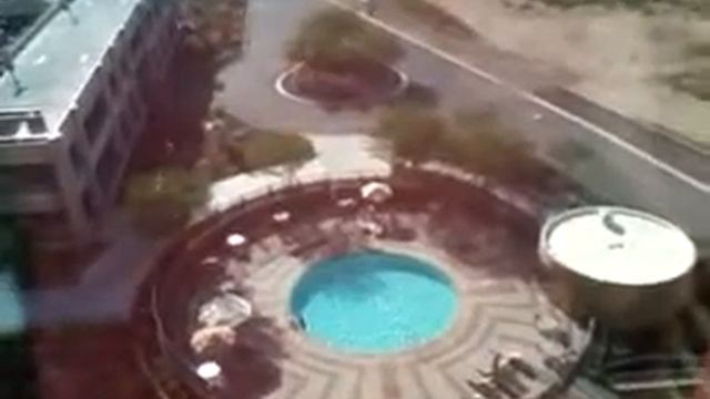 Alyssa fell out of a window!!!!! смотреть онлайн