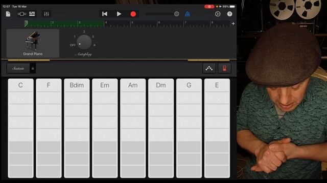 GarageBand for iOS - Smart Chords: The Theory Behind Them смотреть онлайн