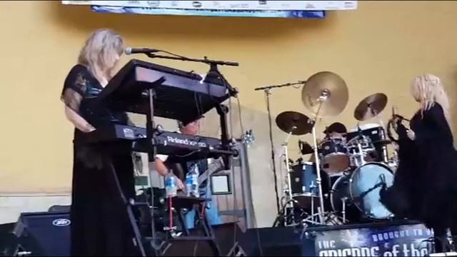 Fleetwood Mac Rumours - The Ultimate Fleetwood Mac Tribute смотреть онлайн