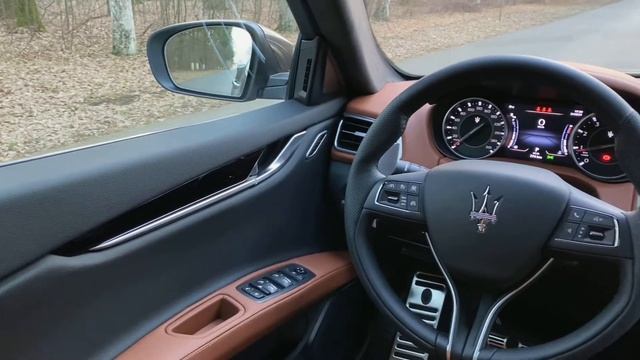 Maserati Ghibli - un design seducător care costă 97.000 de euro смотреть онлайн