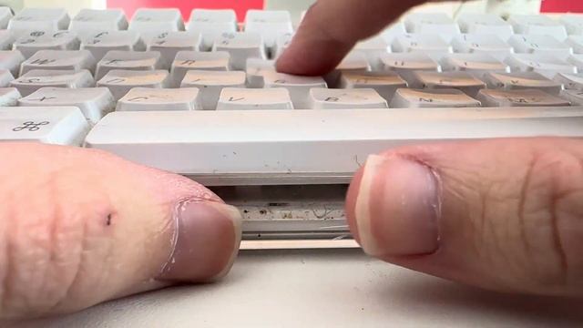 A Look & Type Test Of An Apple A1048 Keyboard смотреть онлайн