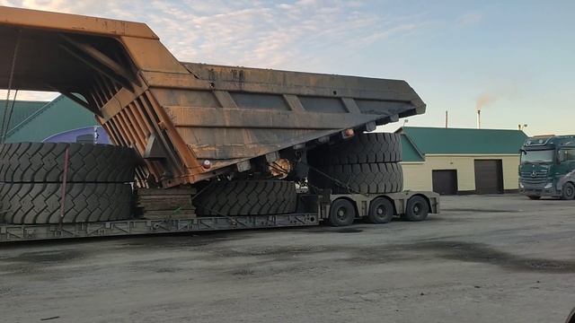 БелАЗ на трассе смотреть онлайн