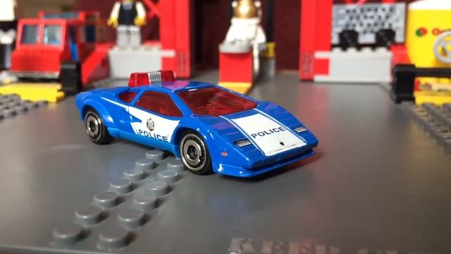 Hot Wheels LAMBORGHINI COUNTACH POLICE CAR смотреть онлайн