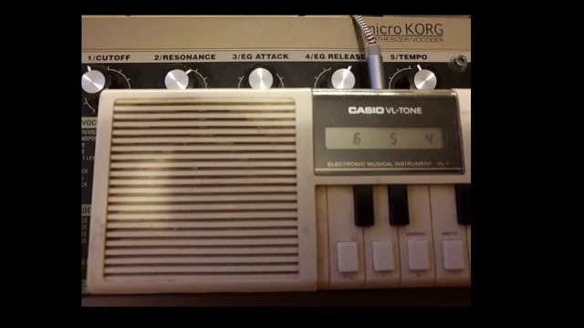 Casio Crapitone VL 1 through a vocoder смотреть онлайн
