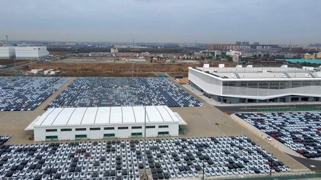 (Jan 05 2023) 2023 Tesla is fighting back！ смотреть онлайн