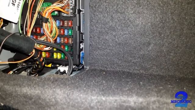 Jaguar S-Type OBD II port and fuse/relay locations смотреть онлайн