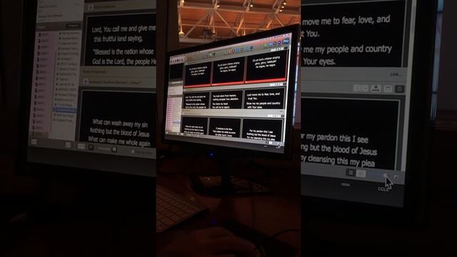 ProPresenter POI - Overlapping Sections Problem / Resizing смотреть онлайн