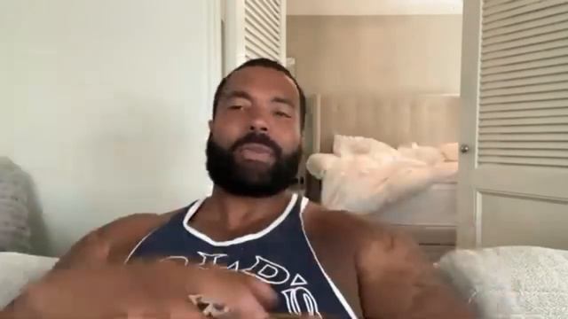 Crip Mac manager 600 react to picture of him with LAPD смотреть онлайн