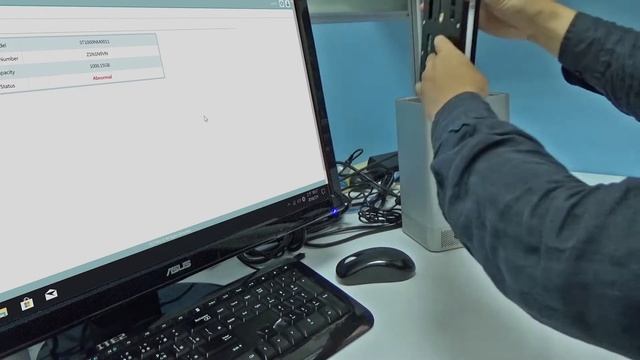 [ Windows 10 NAS _ NE-201 ] Let’s learn how to change HDD on Windows 10 NAS while power still on! смотреть онлайн