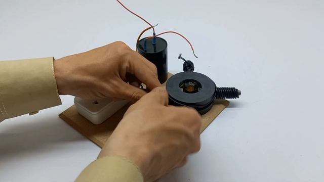 I turn 2 super Magnet into 220v 18,000w free energy generator use super capacitor смотреть онлайн