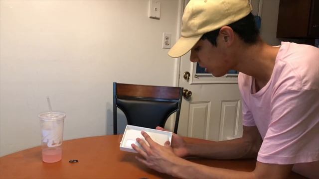 iPhone 11 Smart Battery Case Unboxing (White) смотреть онлайн