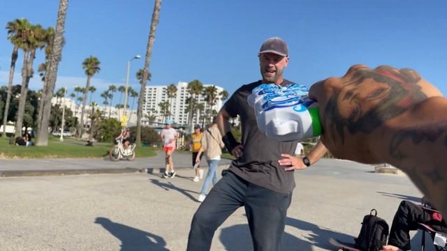 Skateboarding in Santa Monica смотреть онлайн