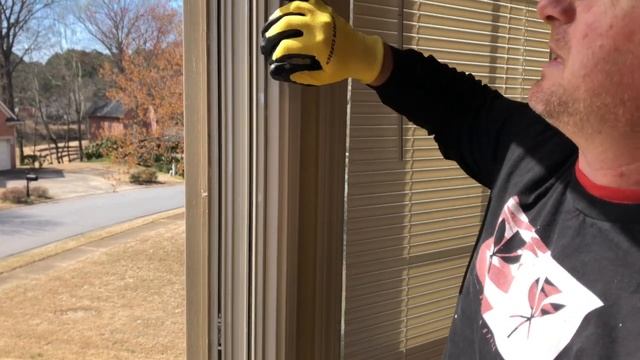 How difficult is it to replace your old rotten wooden windows? смотреть онлайн